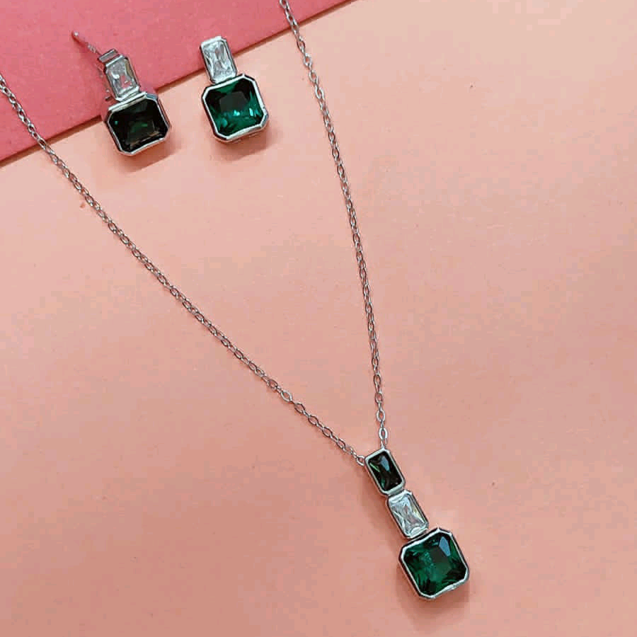 Silver Green Pendant With Link Chain 